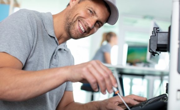 relogg refurnishment –
Gebrauchtmöbel Aufbereitung